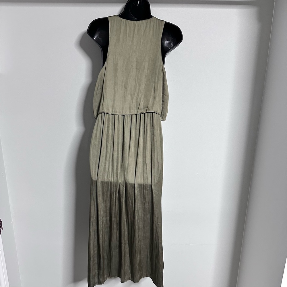H&M Olive Green Midi Dress Satiny V Neck Sleeveless Pullover Cocktail Dressy 10 - Picture 4 of 9